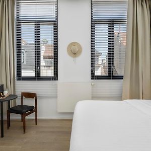 Deluxe Double Room Bath